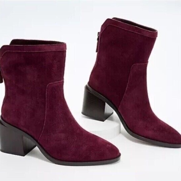 New Vince Camuto Kortimy Water Repellent Suede Mid-Shaft Boots Pull On Berry NIB - Picture 1 of 4